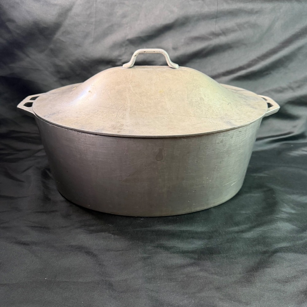 Vintage Art Cast Heavyware Oval Dutch Oven Roaster Aluminum 43 with Lid